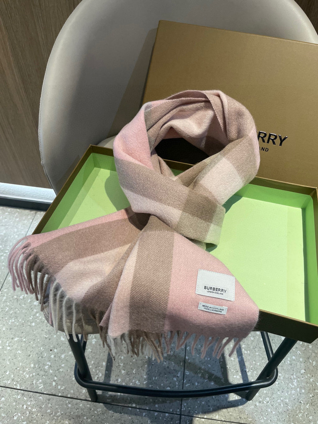 Scarf product detail
