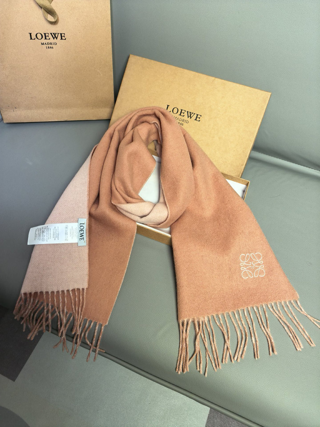Scarf product detail