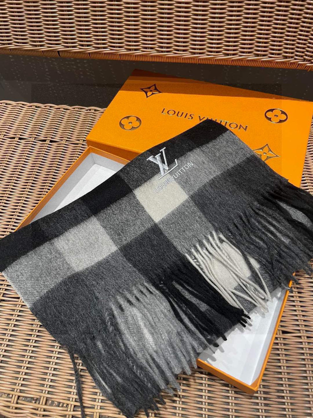 Scarf detail