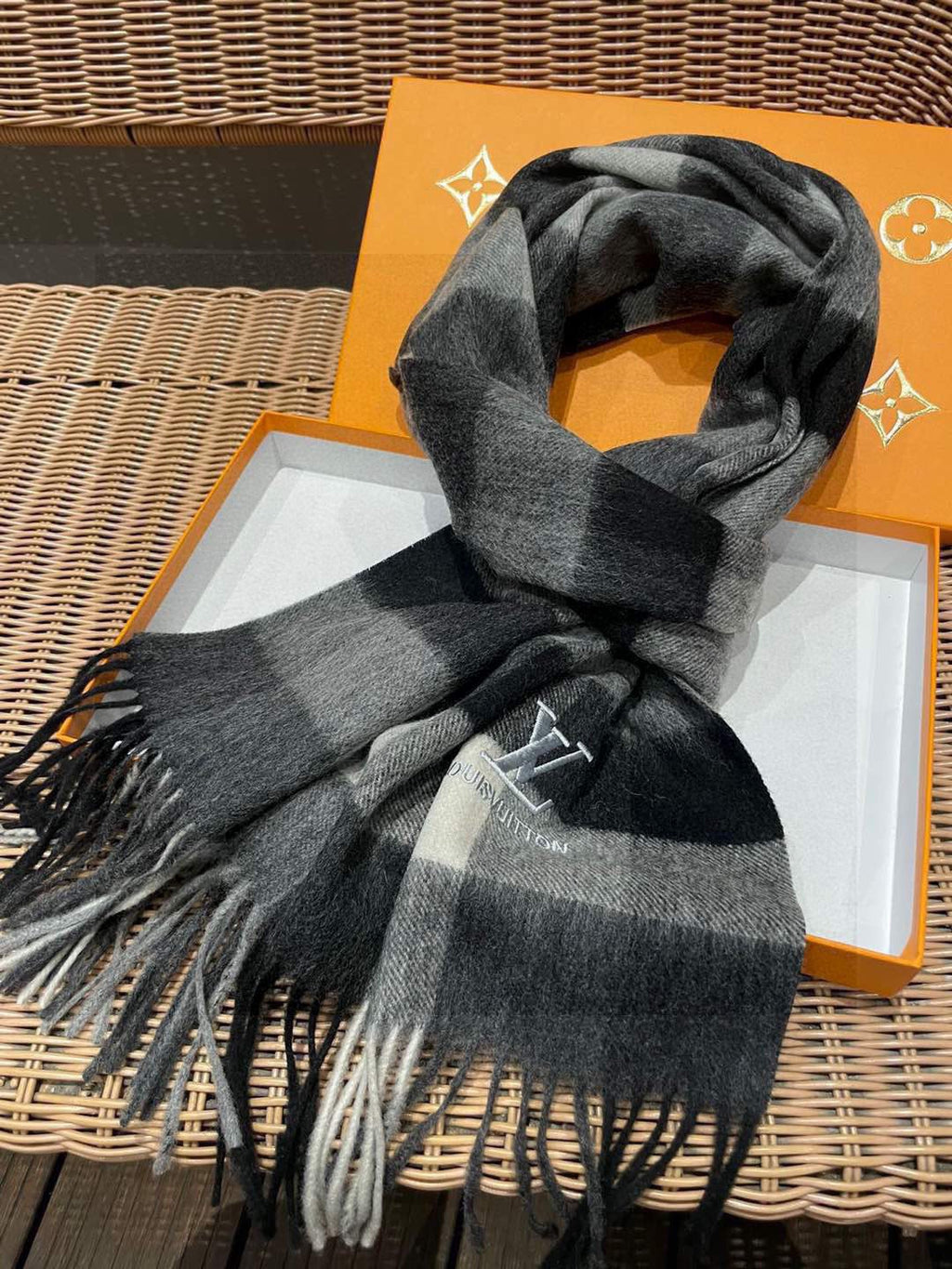 Scarf detail