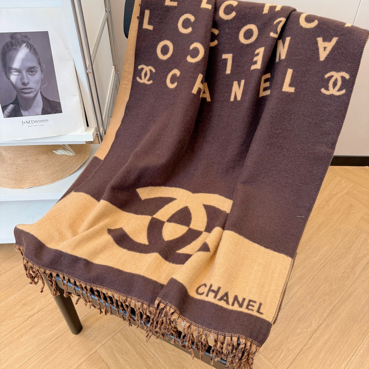 Scarf detail