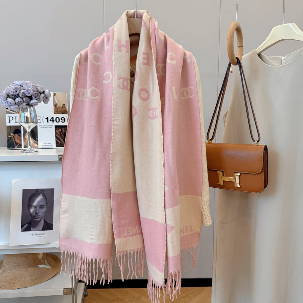 Scarf detail