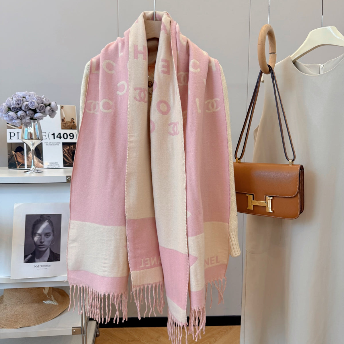 Scarf detail