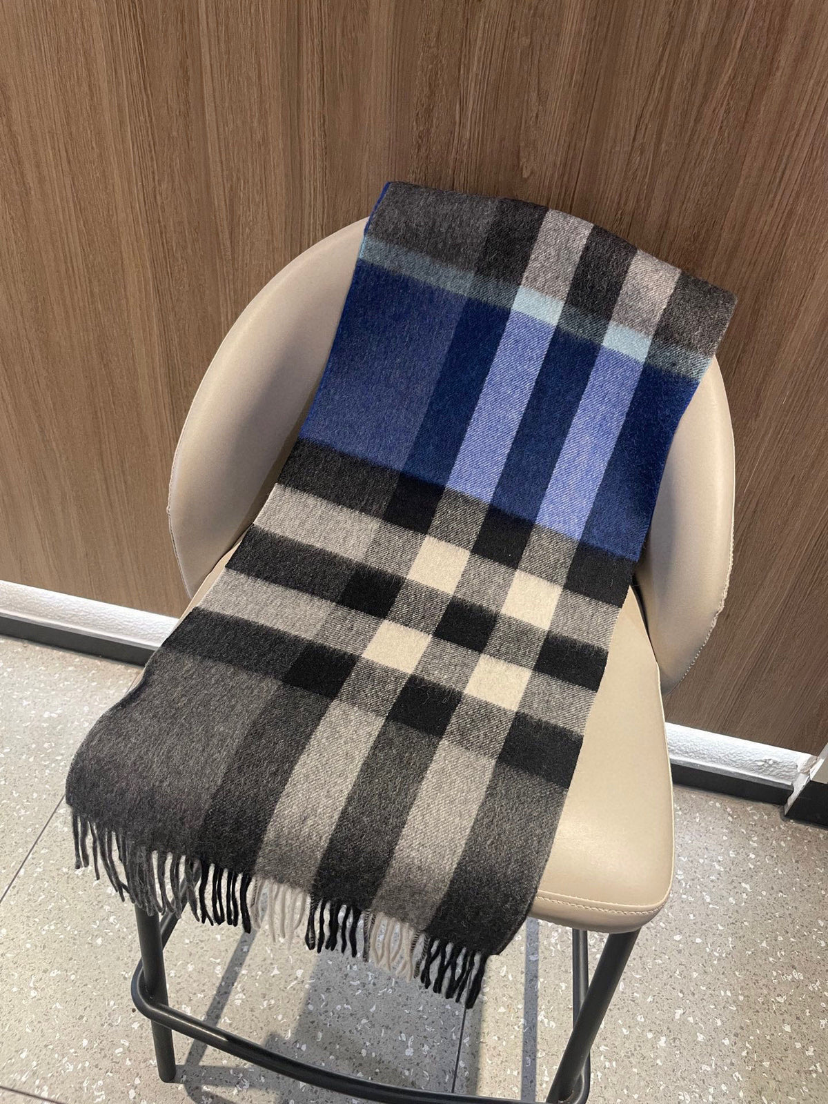 Scarf product detail