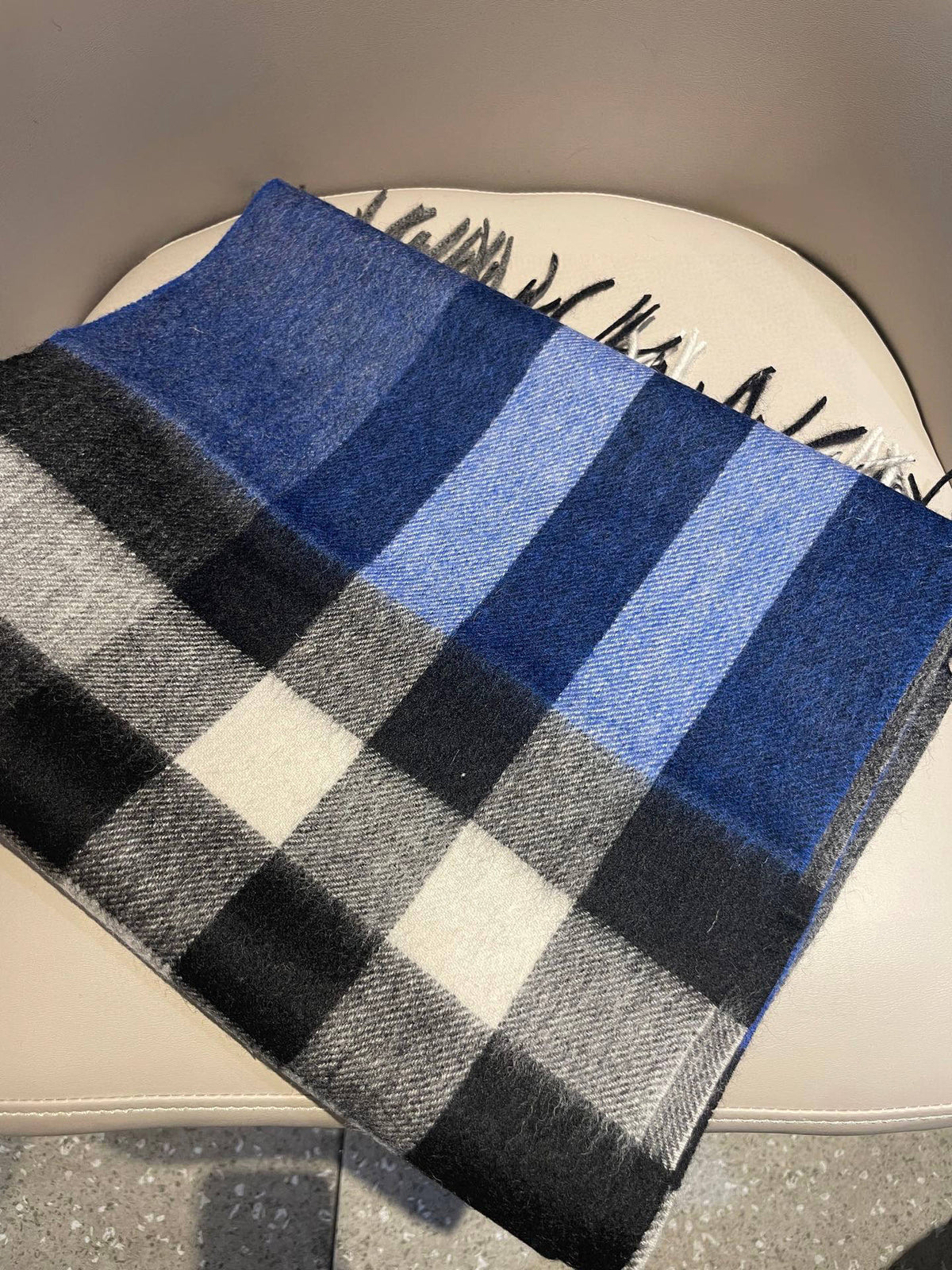 Scarf product detail