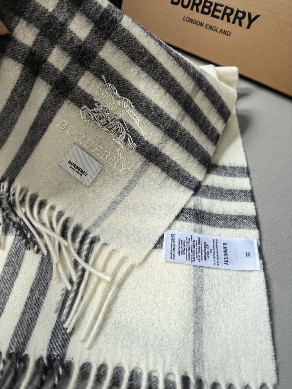 Scarf product detail