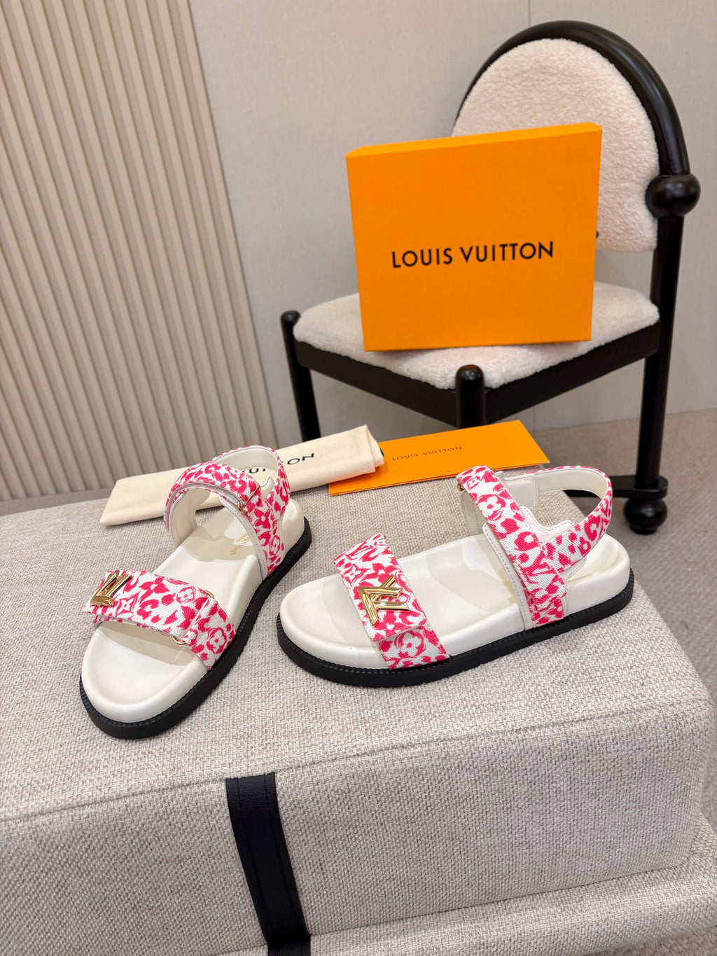 Printed Double-Strap Buckle Slides — product photo 1