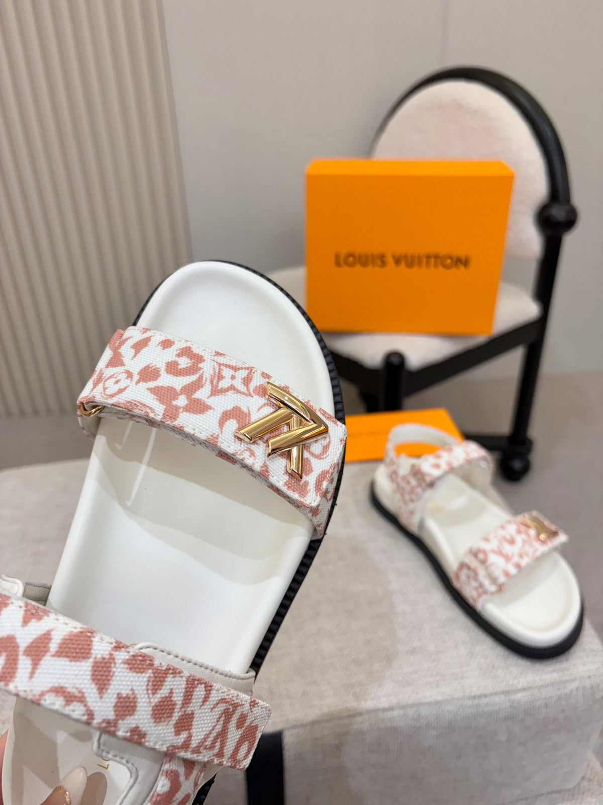 Printed Double-Strap Buckle Slides — product photo 15