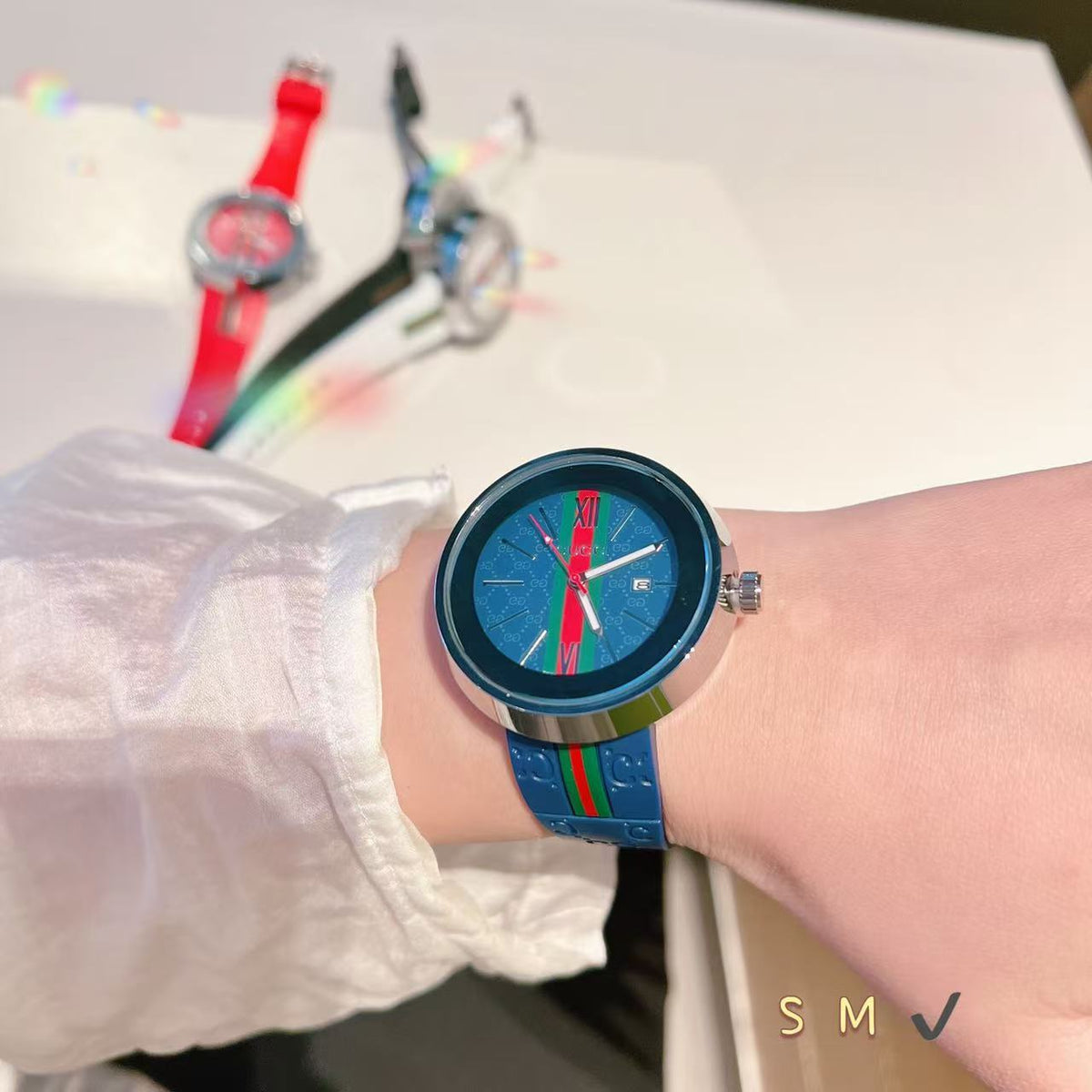 Striped Dial Silicone Strap Quartz Watch