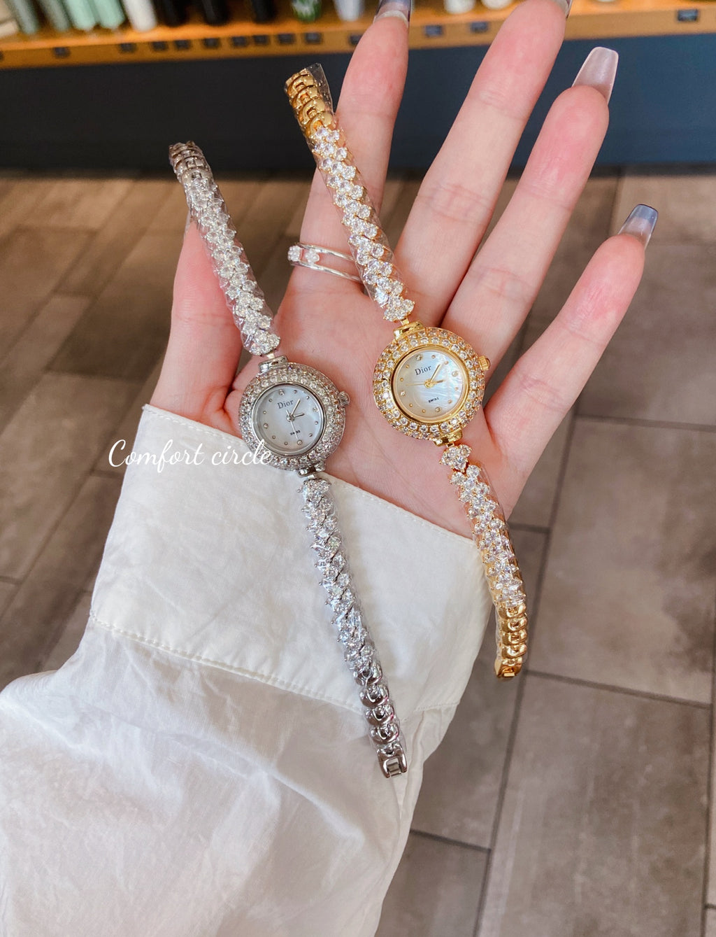 Pearl-Style Round Dial Bracelet Quartz Watch