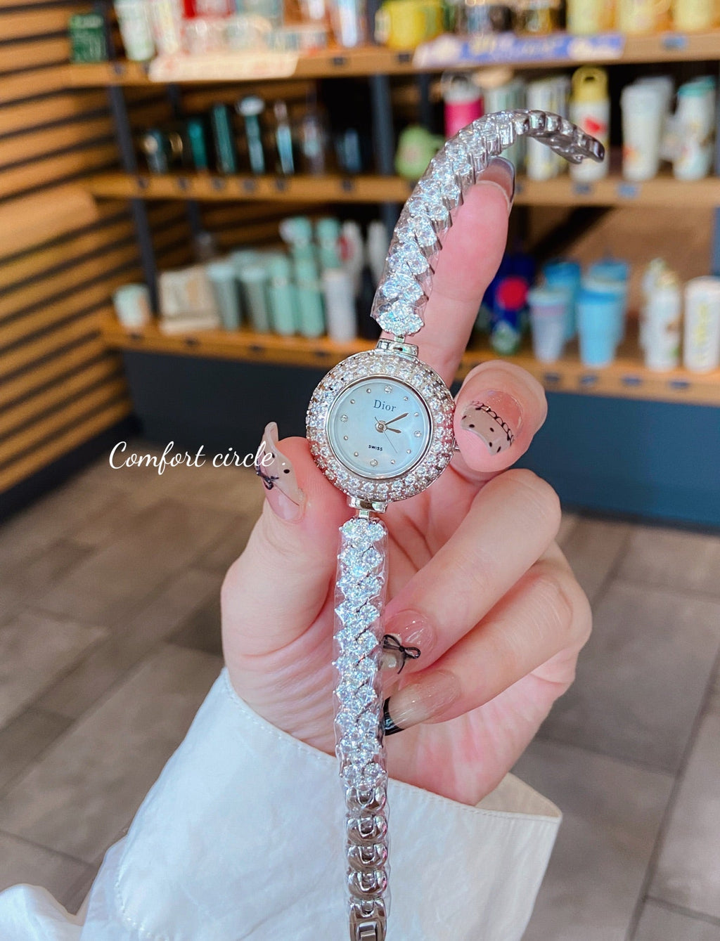 Pearl-Style Round Dial Bracelet Quartz Watch