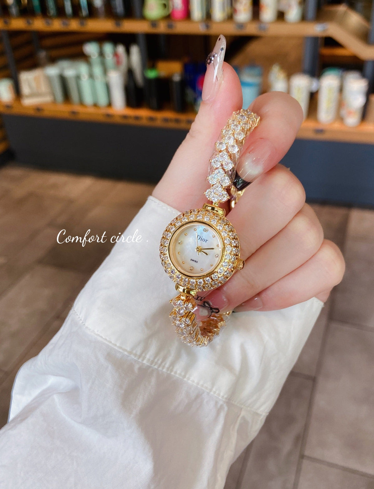 Pearl-Style Round Dial Bracelet Quartz Watch