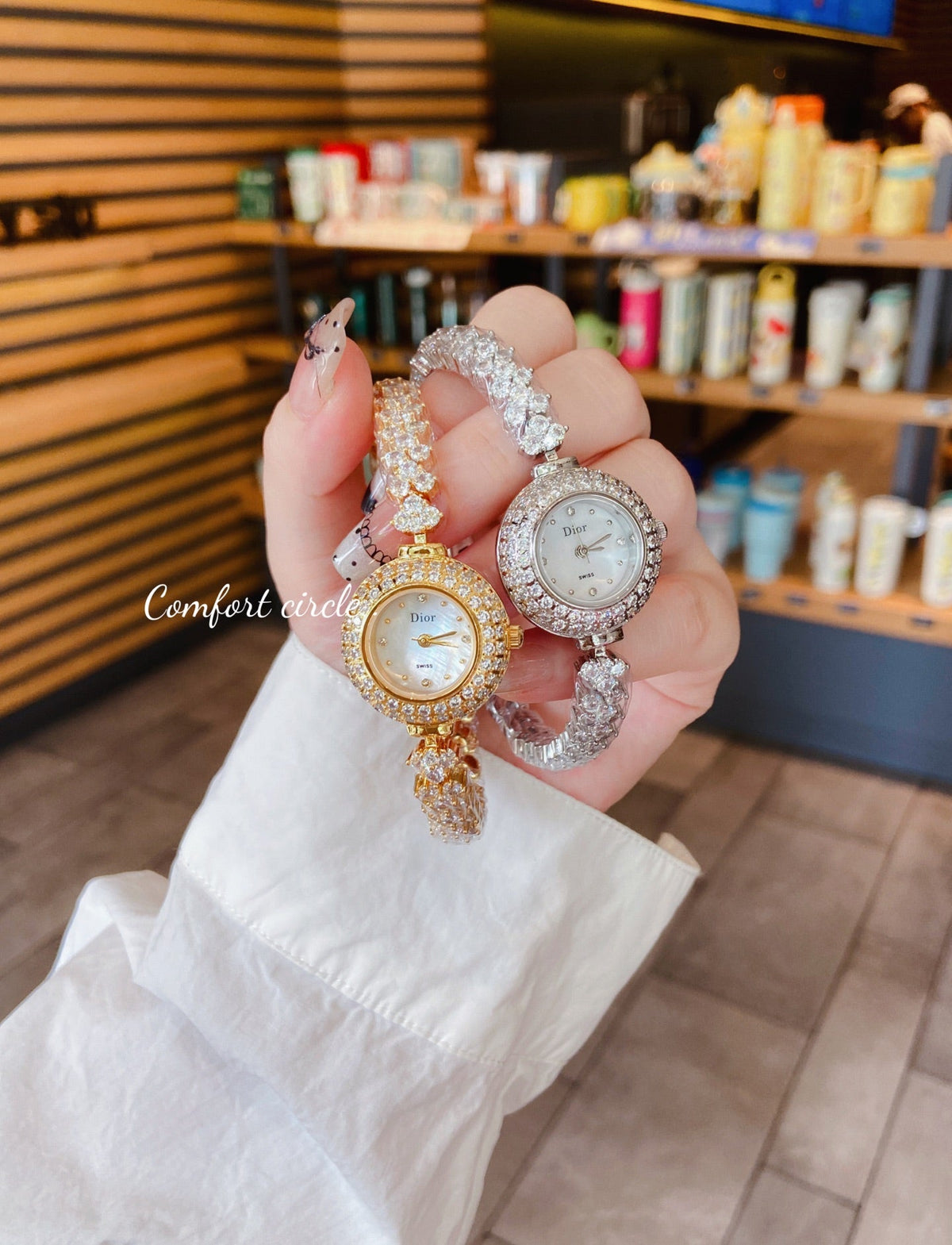 Pearl-Style Round Dial Bracelet Quartz Watch