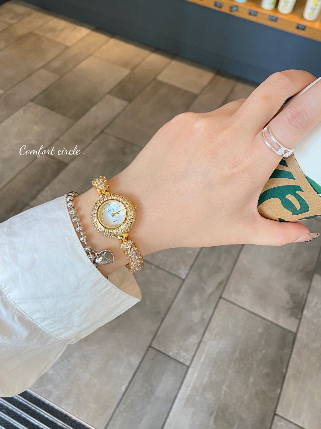 Pearl-Style Round Dial Bracelet Quartz Watch