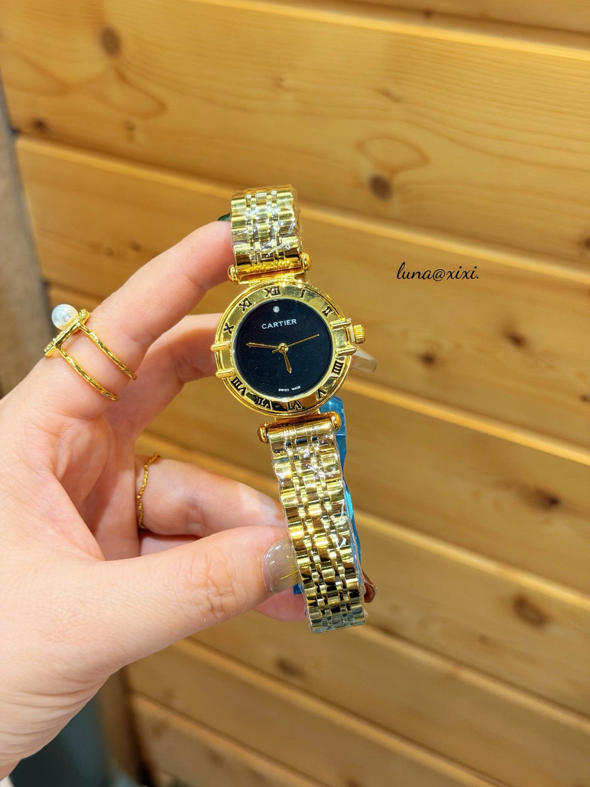 Colorful Round Dial Bracelet Quartz Watch