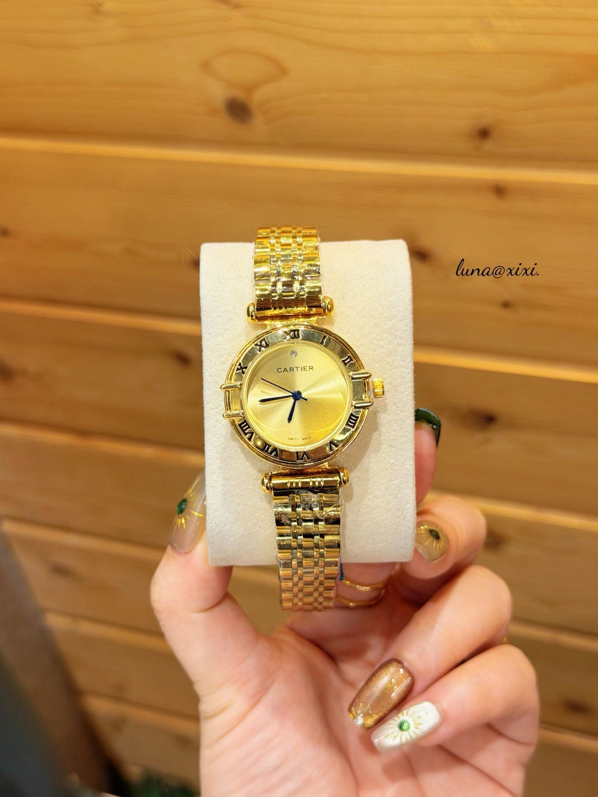 Colorful Round Dial Bracelet Quartz Watch