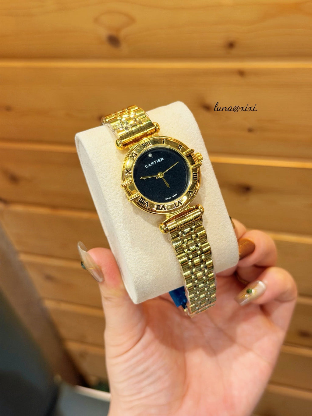 Colorful Round Dial Bracelet Quartz Watch