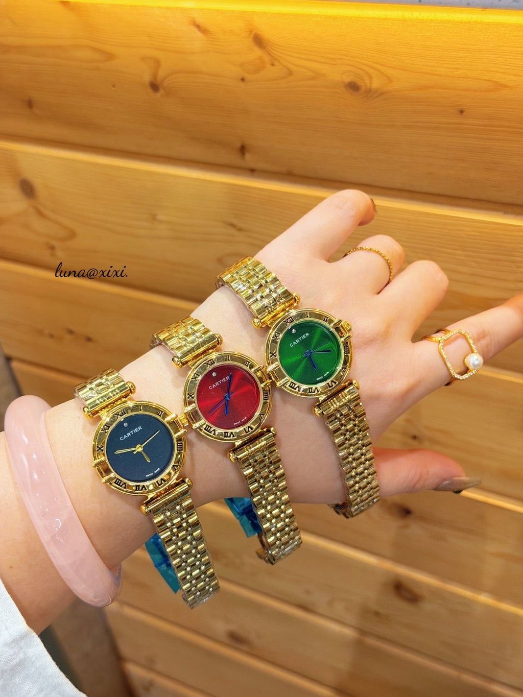 Colorful Round Dial Bracelet Quartz Watch