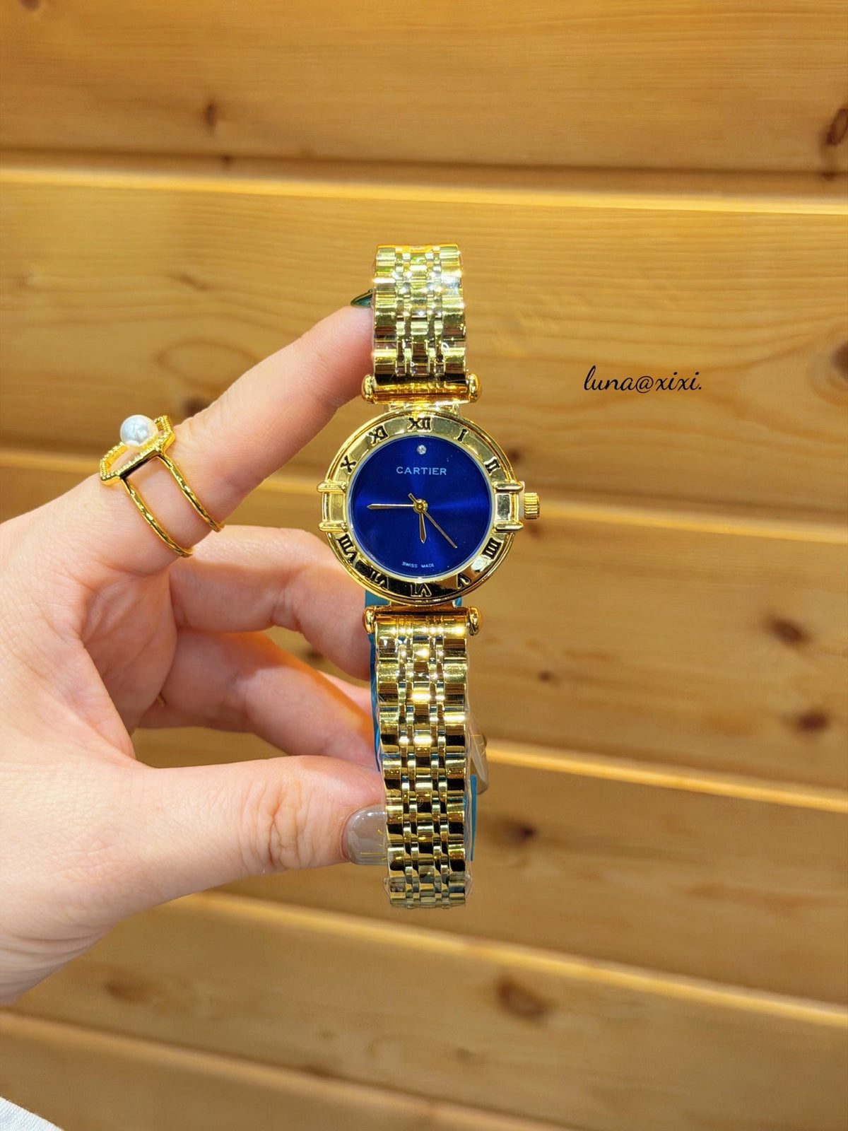 Colorful Round Dial Bracelet Quartz Watch
