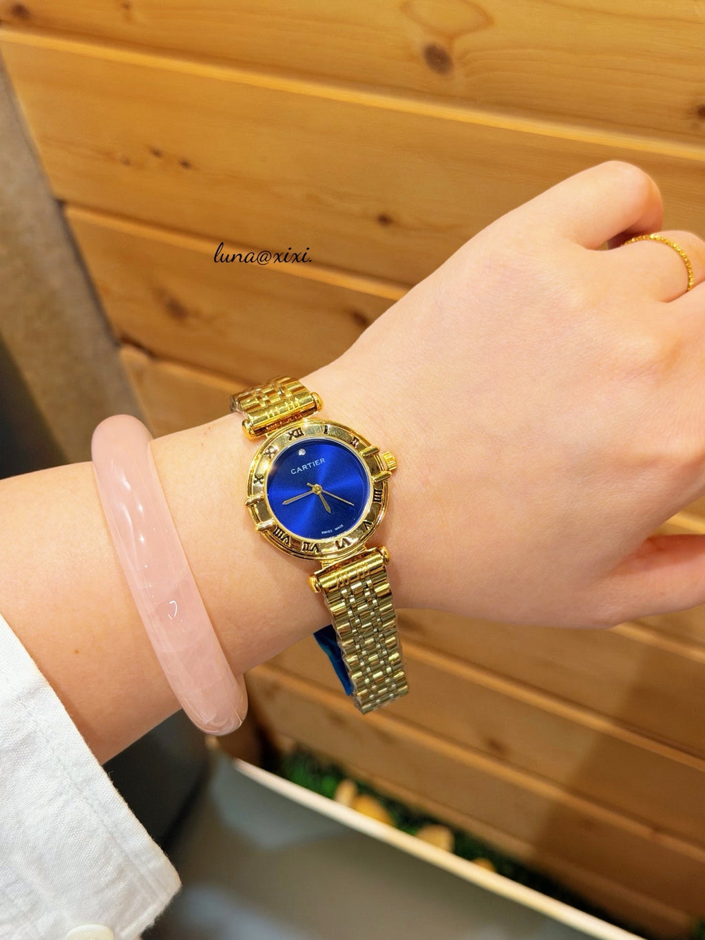 Colorful Round Dial Bracelet Quartz Watch