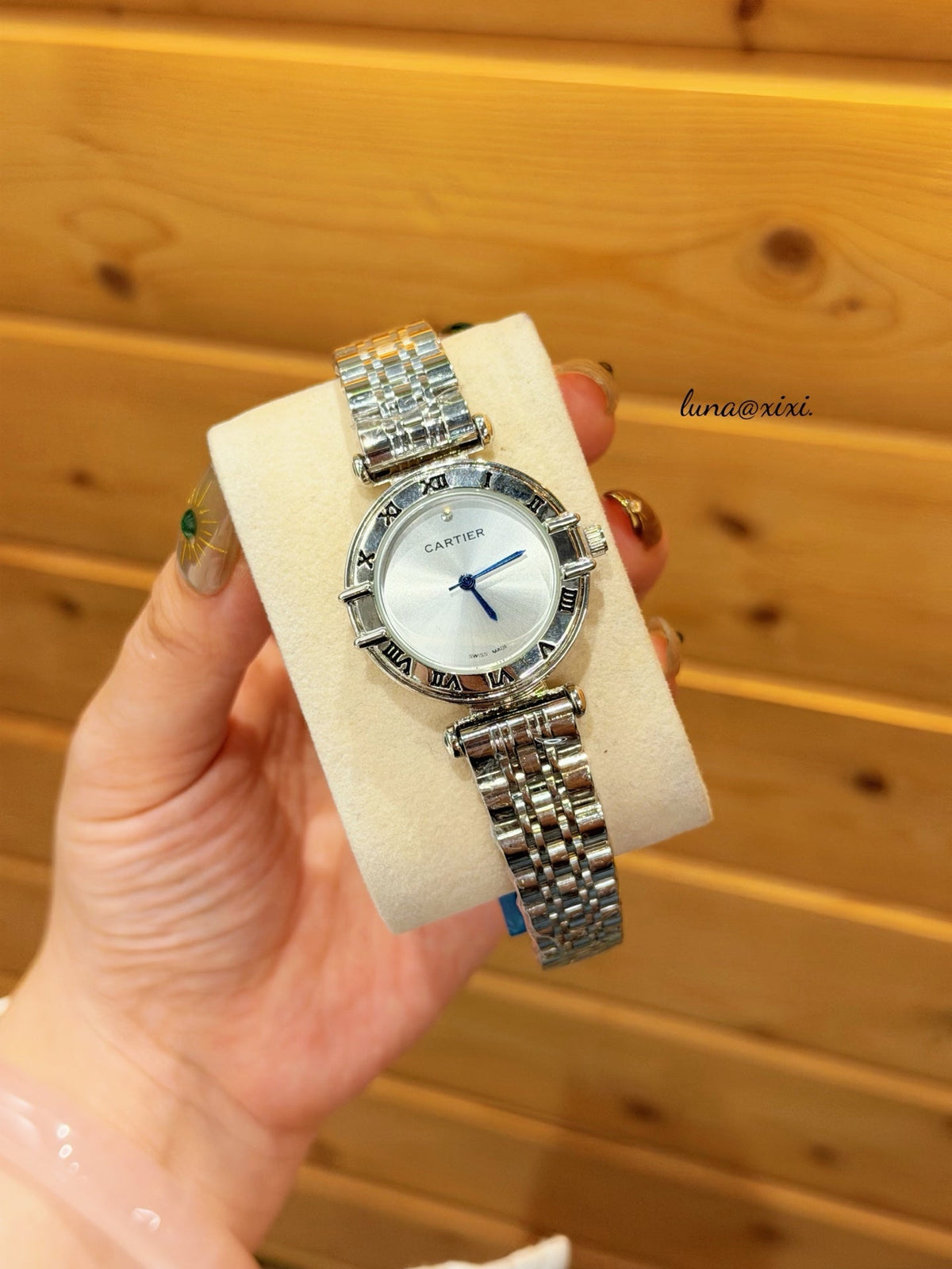 Round Dial Crystal-Style Bracelet Quartz Watch