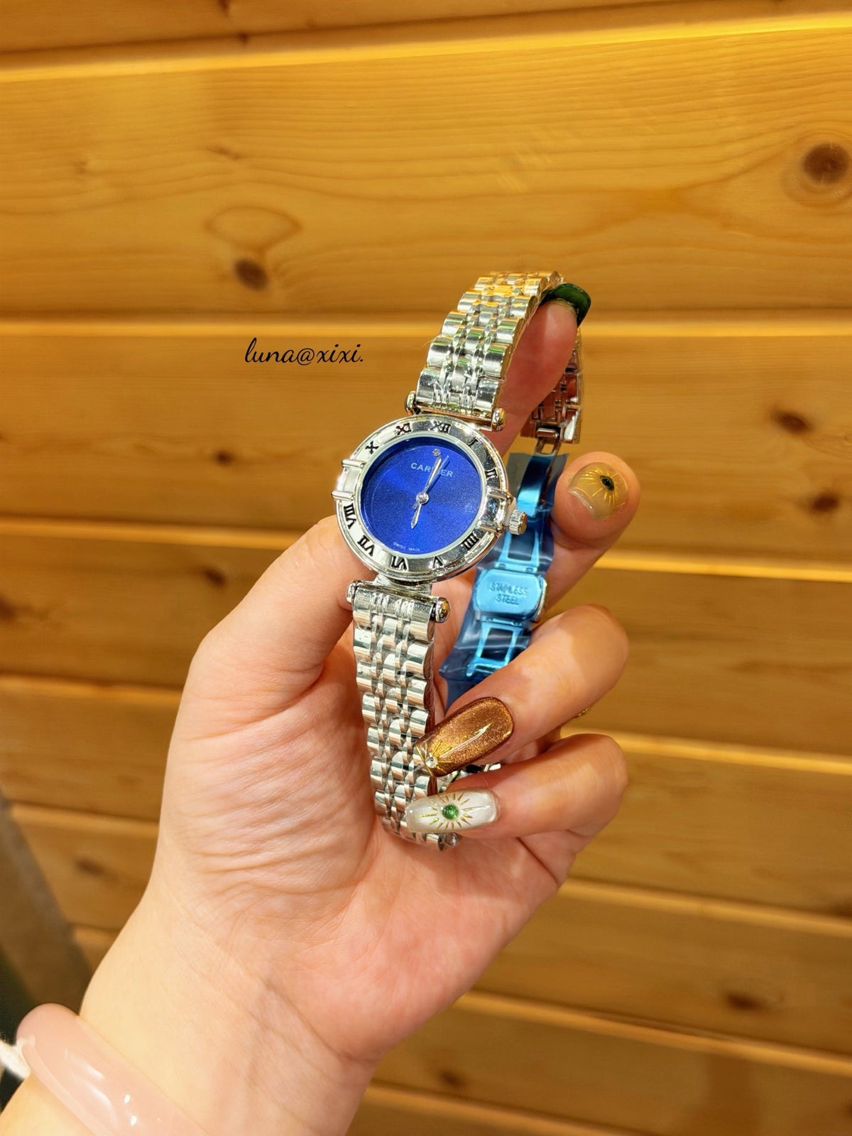 Round Dial Crystal-Style Bracelet Quartz Watch