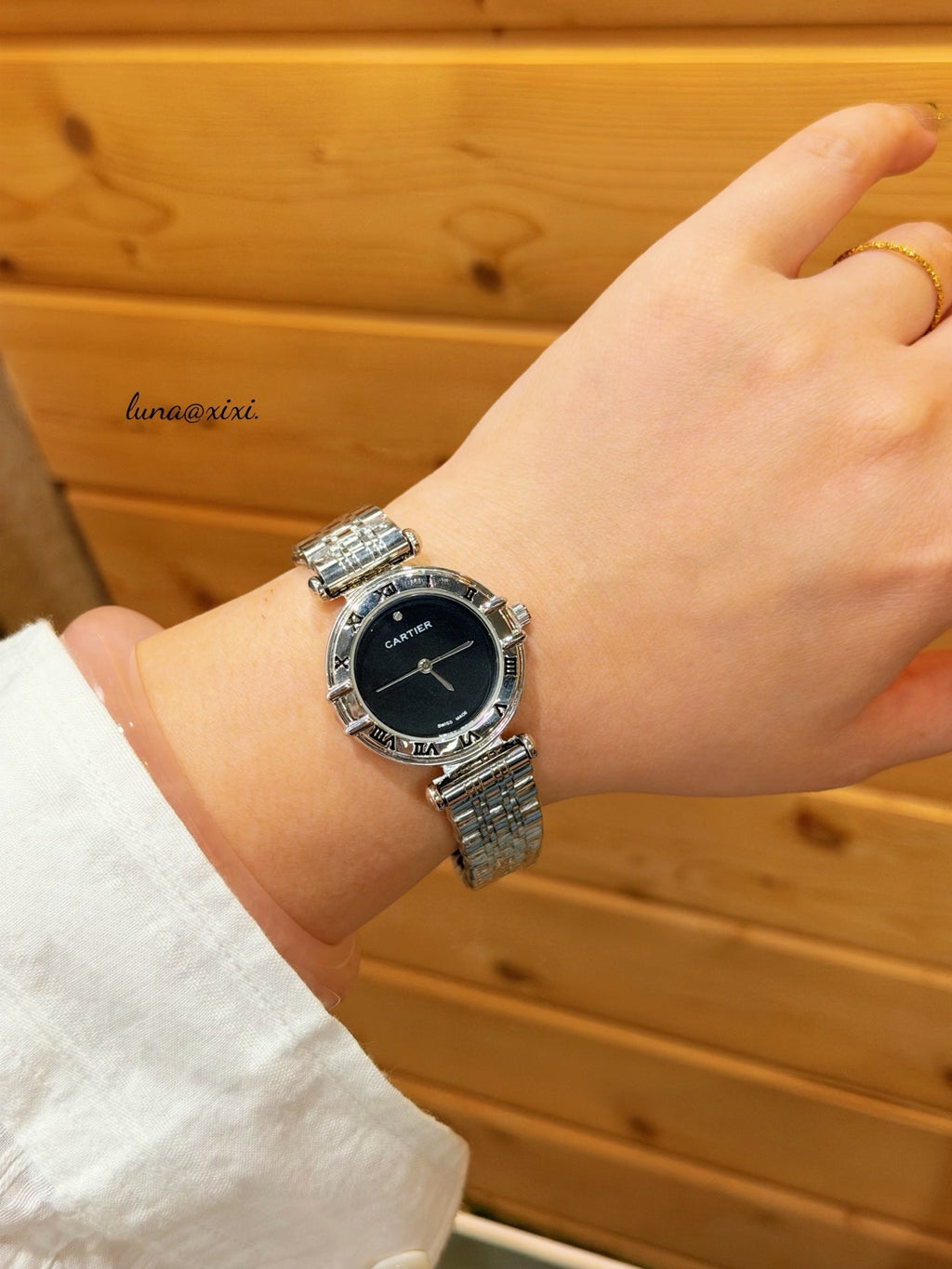 Round Dial Crystal-Style Bracelet Quartz Watch