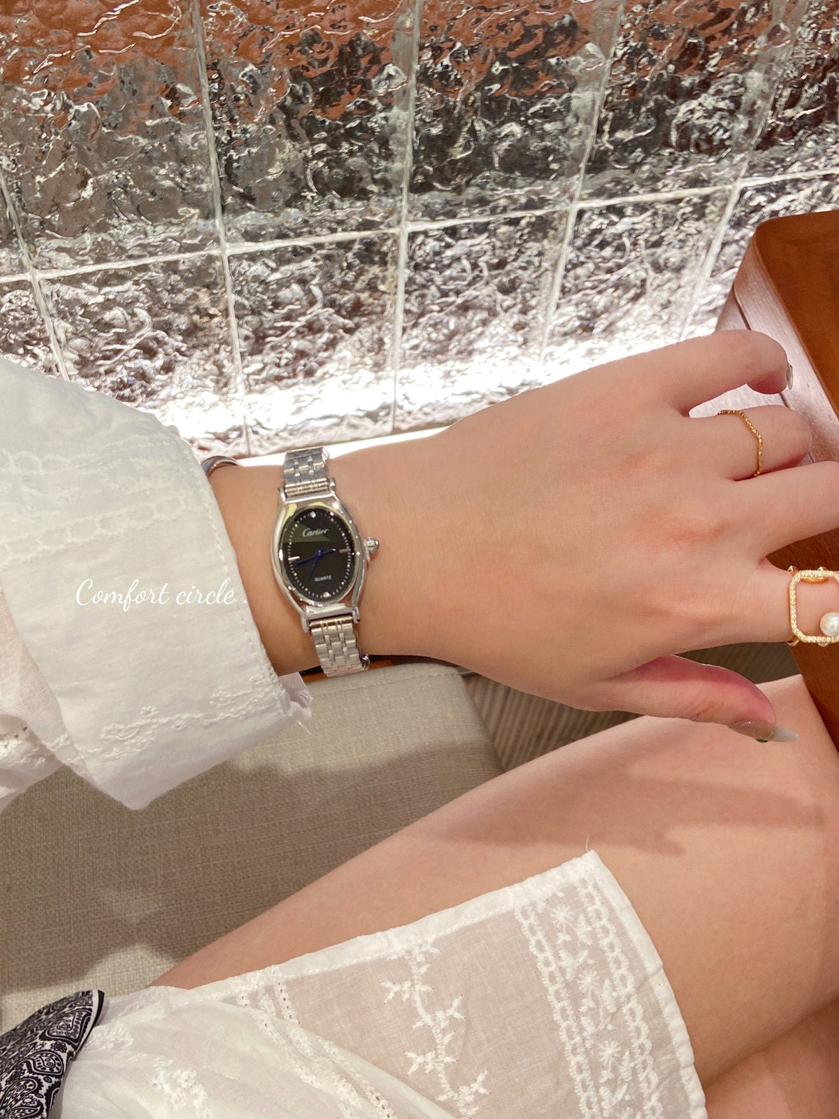 Classic Round Dial Metal Bracelet Quartz Watch
